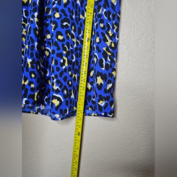 UMGEE women's blue shorts gown Size M Short Sleeve animal print - Picture 5 of 6